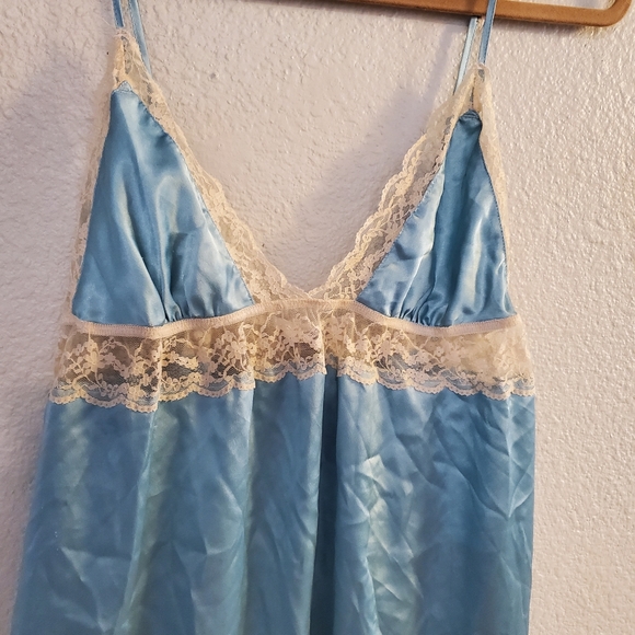 Victoria's Secret Lace Lingerie - Picture 3 of 6